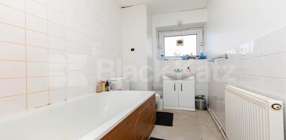 			2 Bedroom, 1 bath, 1 reception Flat			 Kirkstone, Harrington Street, Camden / Euston